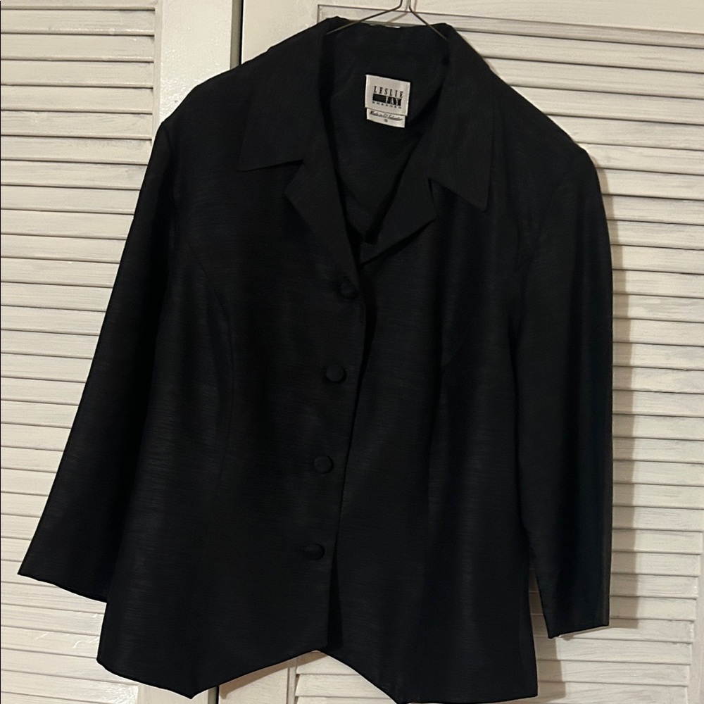 Leslie Fay black blouse